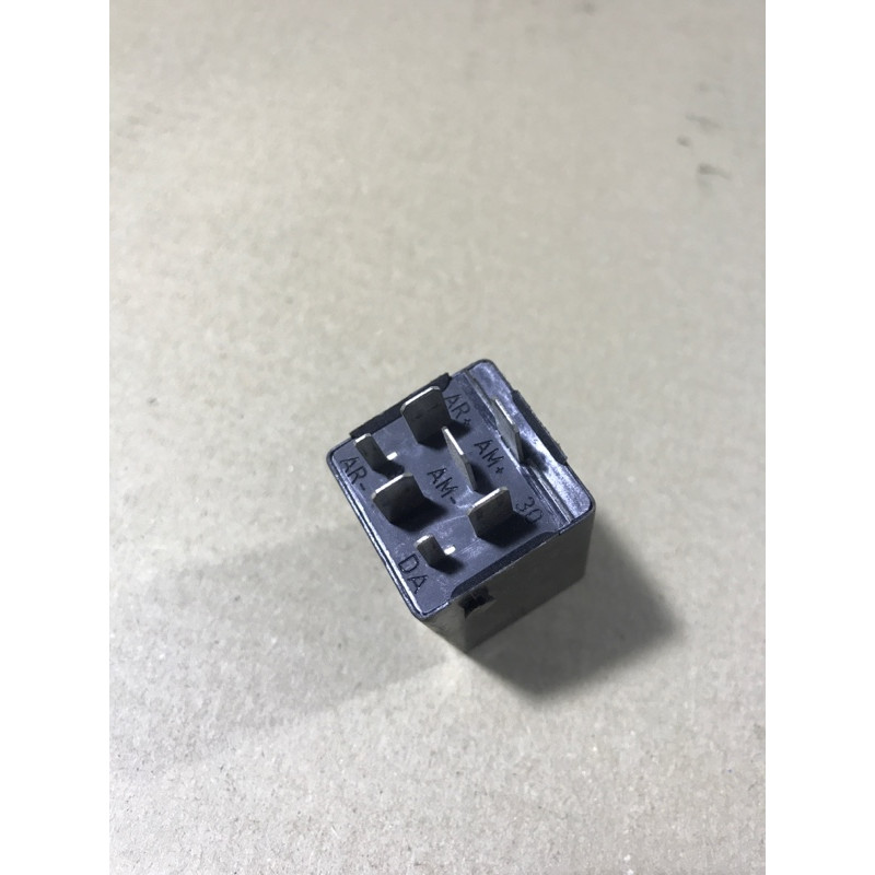 Реле (электрика) BMW 7-series E32 61351378371