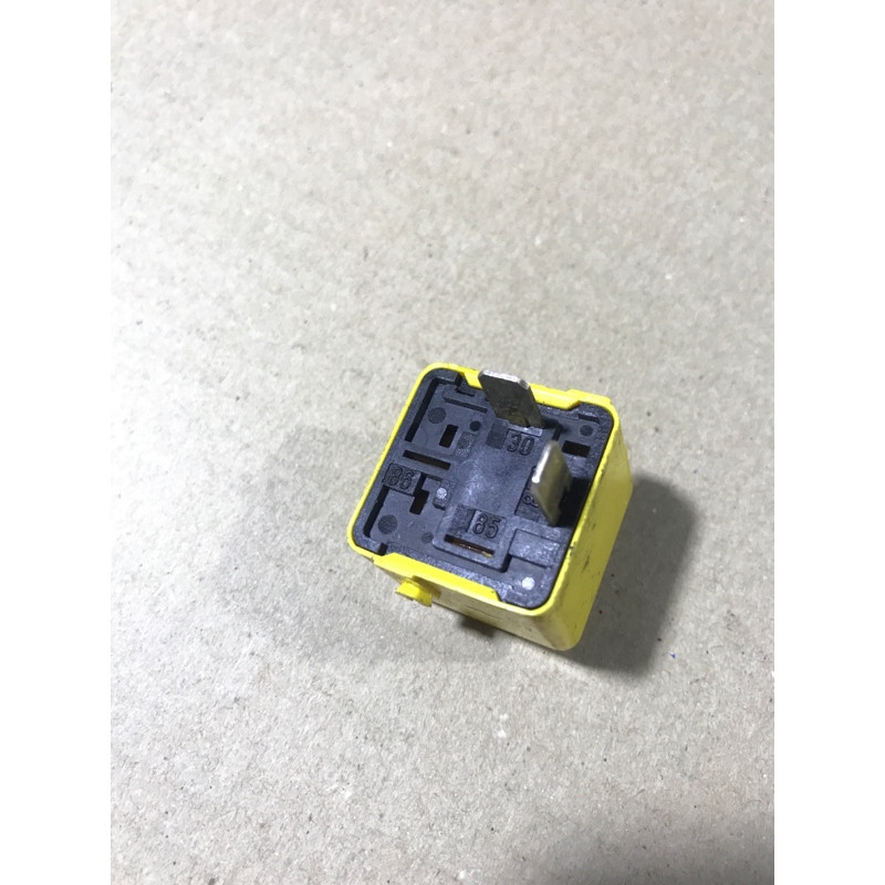 Реле (электрика) BMW 5-series E34 61311379817