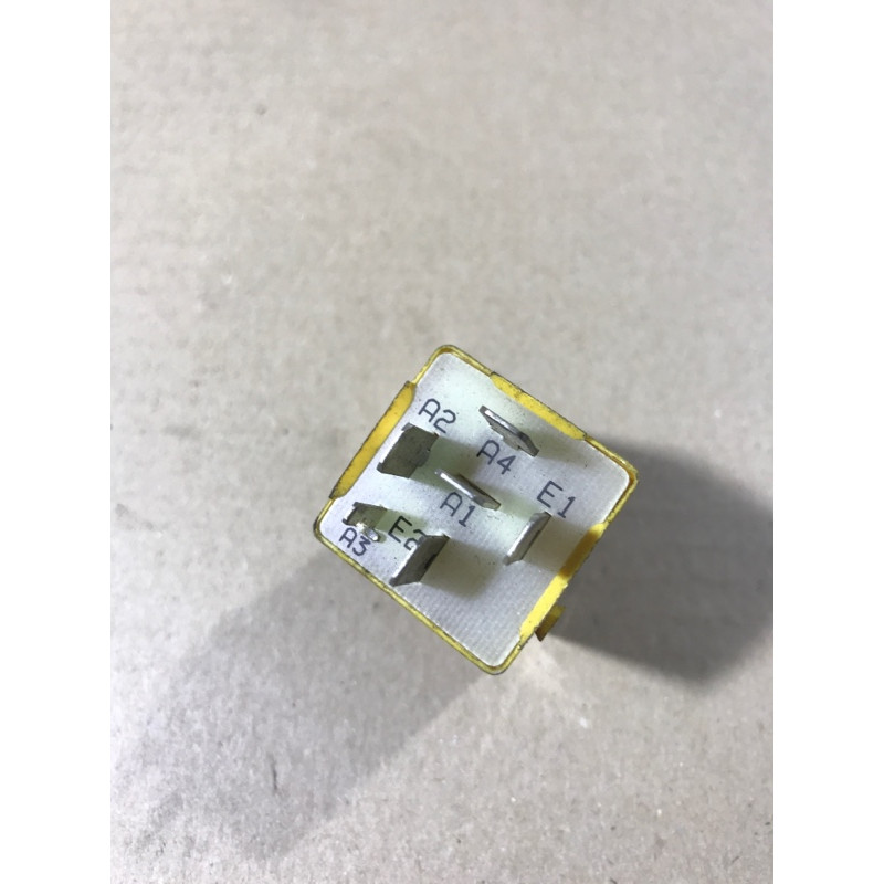 Реле (электрика) BMW 7-series E32 61311378525