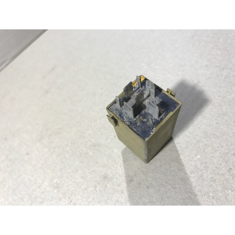 Реле (электрика) BMW 5-series E39 61368384501