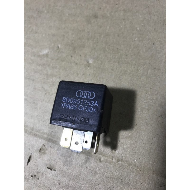Реле (электрика) AUDI A6 C5 2001 2.5 AKE 8D0951253A