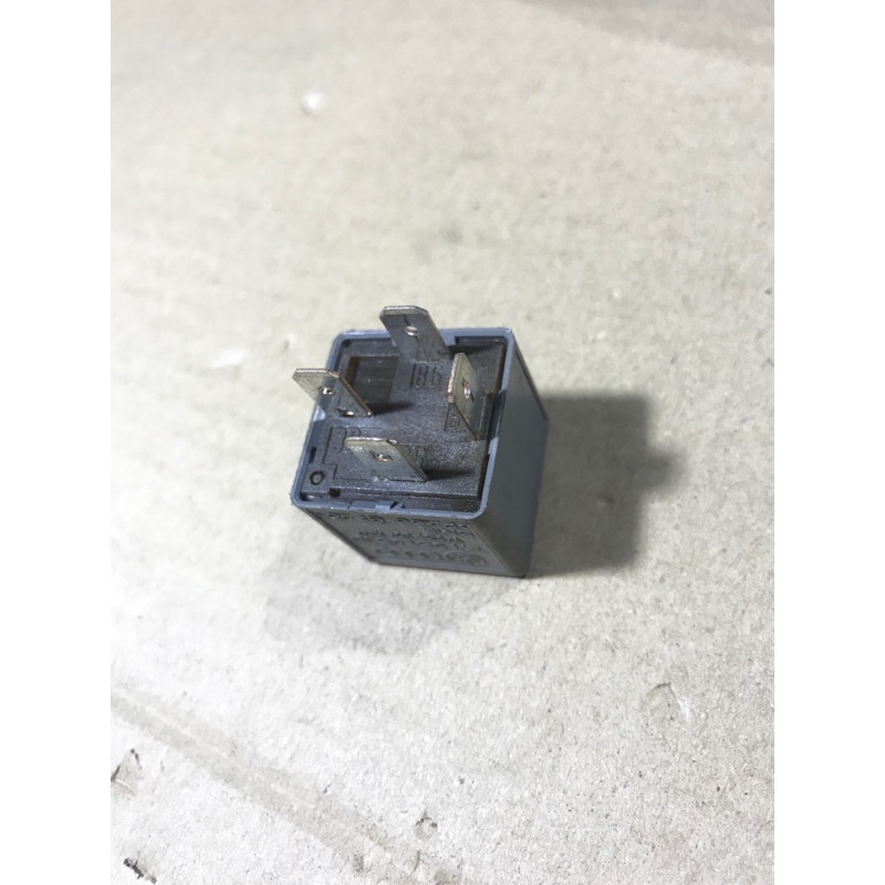 Реле (электрика) AUDI A6 C5 2001 2.5 AKE 141951253B