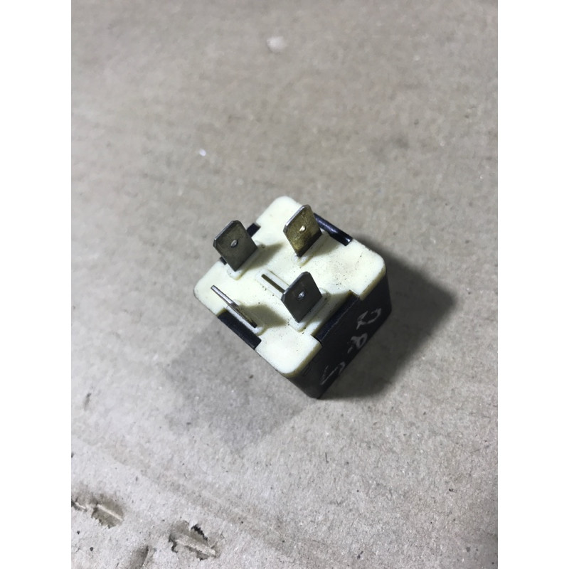 Реле (электрика) Volkswagen Passat B5 2003 1.9 TDI 141951253B