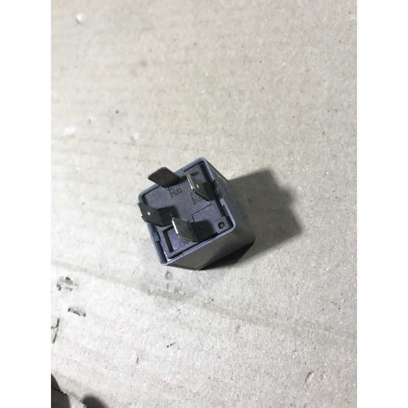 Реле (электрика) Volkswagen Passat B5 2003 1.9 TDI 8D0951253A