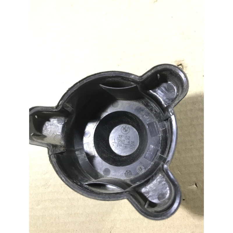 Заглушка опори амортизатора (кузов і елементи) BMW 5-series E39 1999 M51d25 33521093418