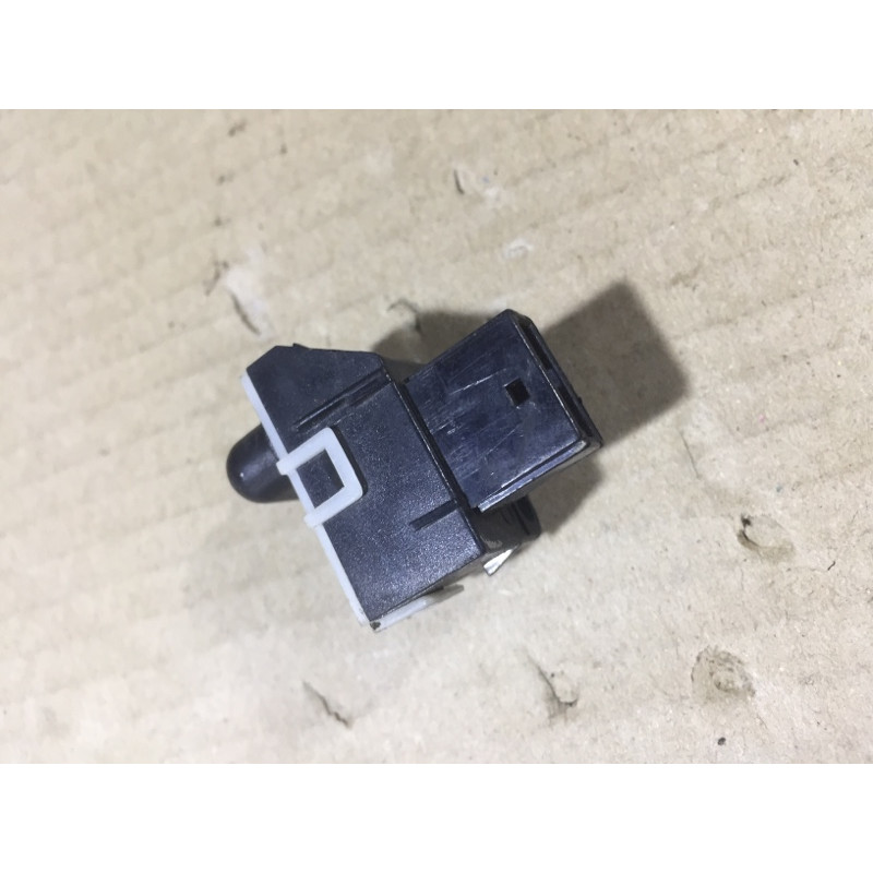 Датчик (электрика / датчики) AUDI A6 C5 2001 2.5 AKE 4d0907539