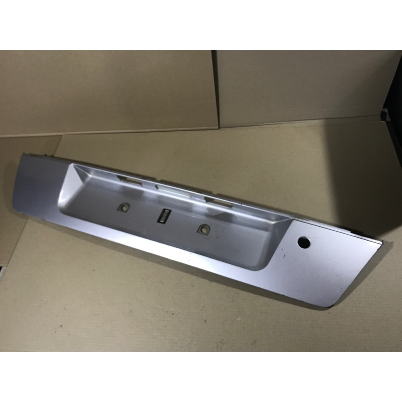 Накладка кришки багажника (кузов і елементи) BMW 7-series E38 51138169665