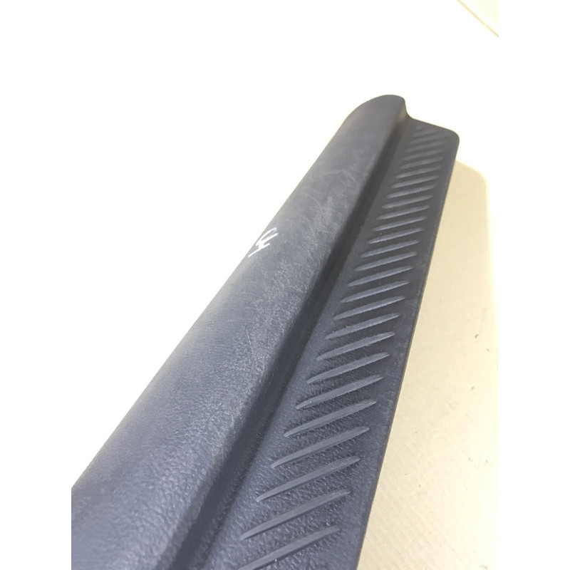 Накладка на порог (кузов и элементы) Mazda 6 GG 2002 2.0 RF5 GJ6A68710