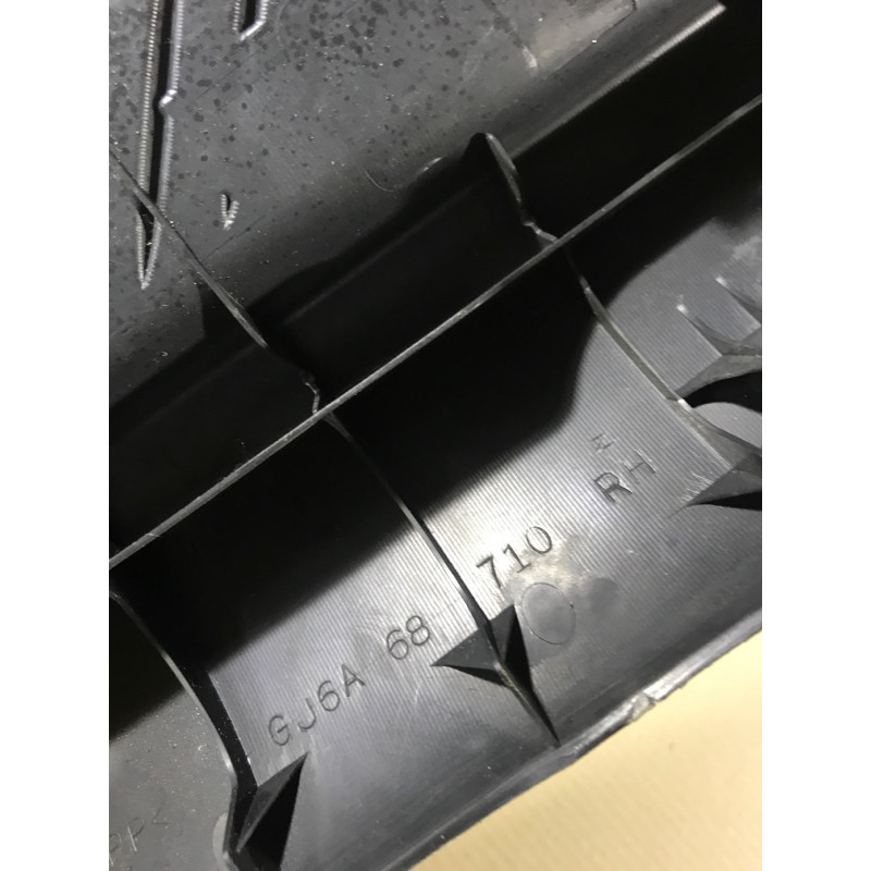 Накладка на порог (кузов и элементы) Mazda 6 GG 2002 2.0 RF5 GJ6A68710