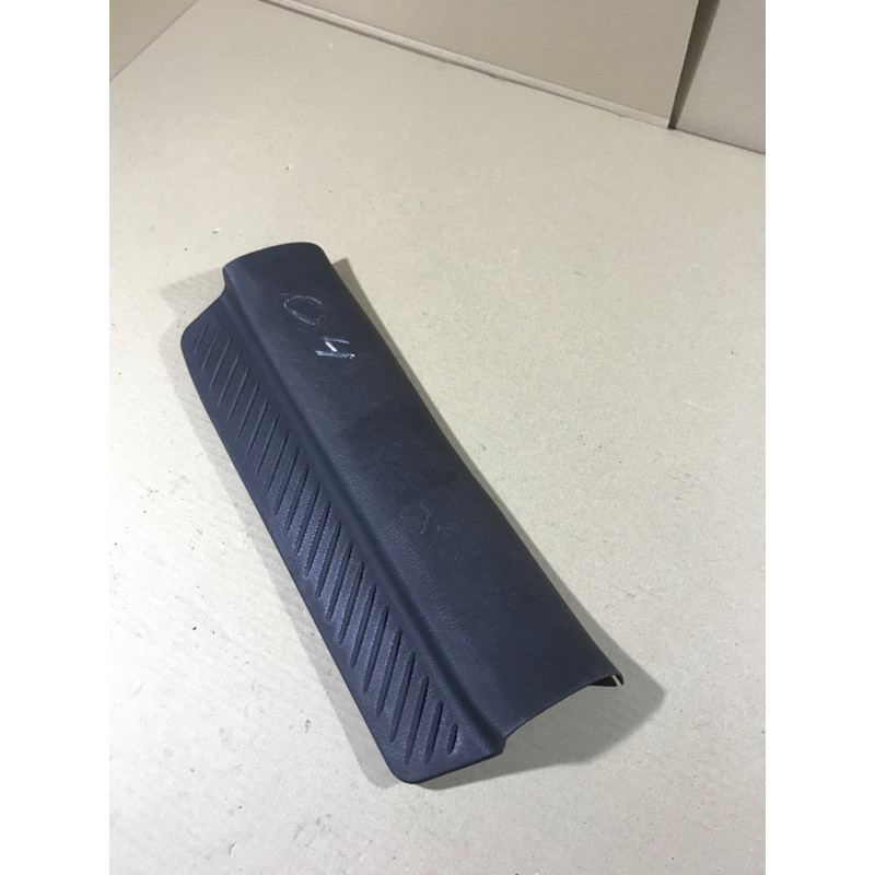 Накладка на порог (кузов и элементы) Mazda 6 GG 2002 2.0 RF5 GJ6A68730