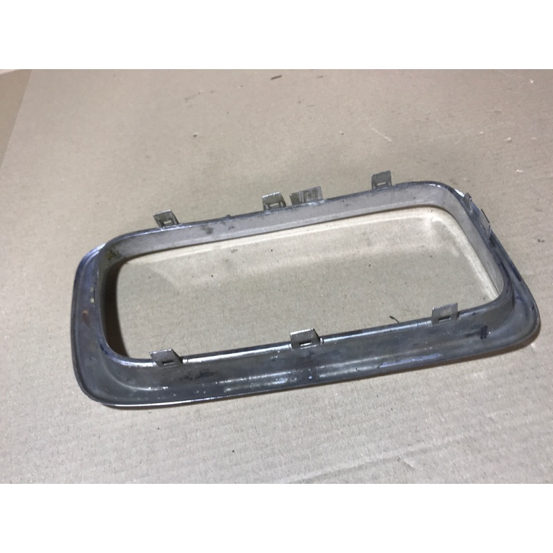 Решетка радиатора (наружные элементы кузова) BMW 7-series E38 8125815