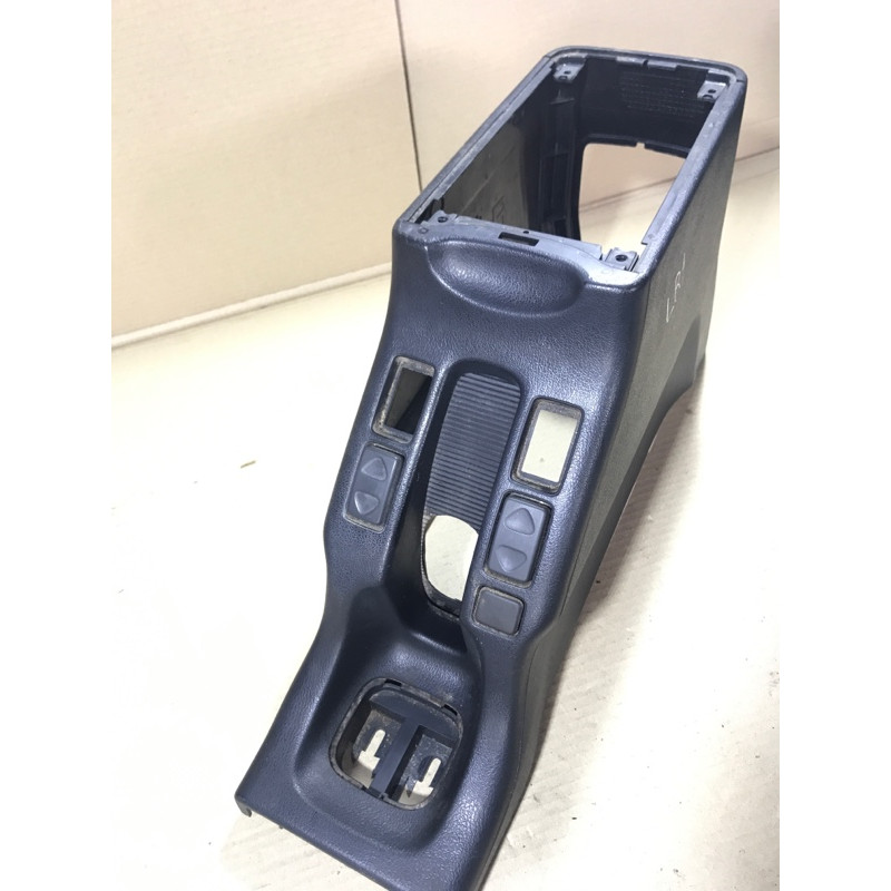 Подлокотник (салон) LAND ROVER FREELANDER L314 1999 1.8B FJM101400