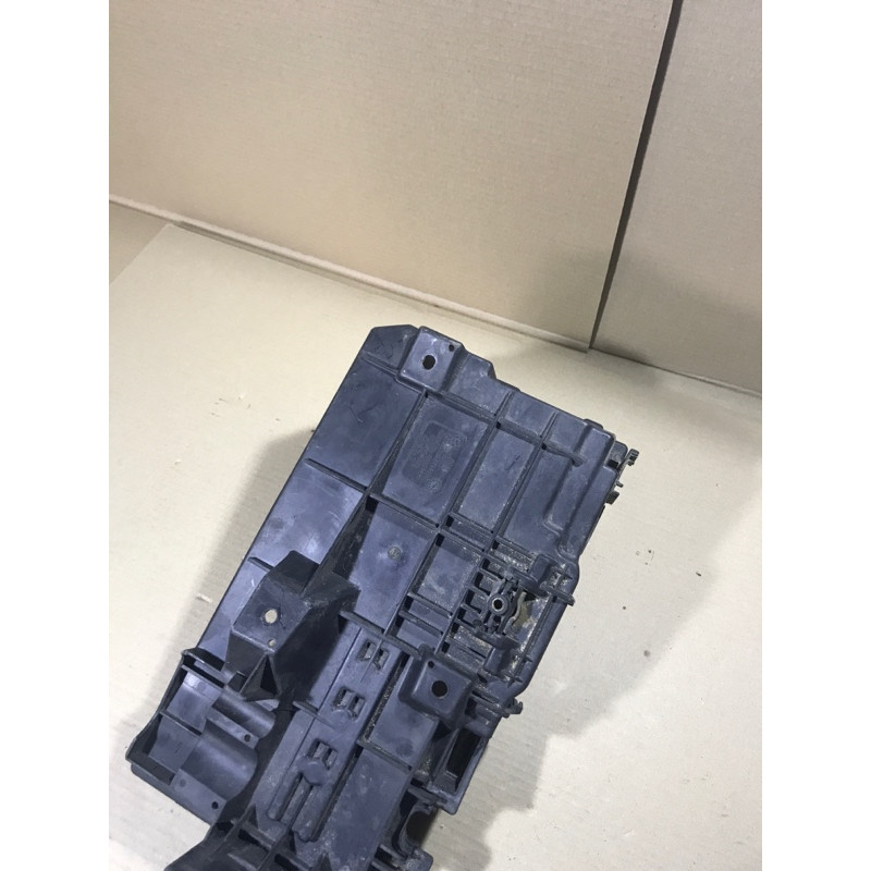 Площадка аккумулятора (кузов и элементы) Opel Vectra C 2004 2.2 SE 24413805