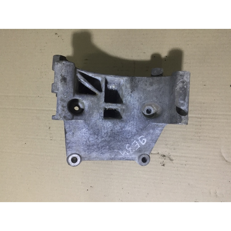 Кронштейн генератора (кронштейны двигателя) BMW 5-series E34 M43b18 12311739514