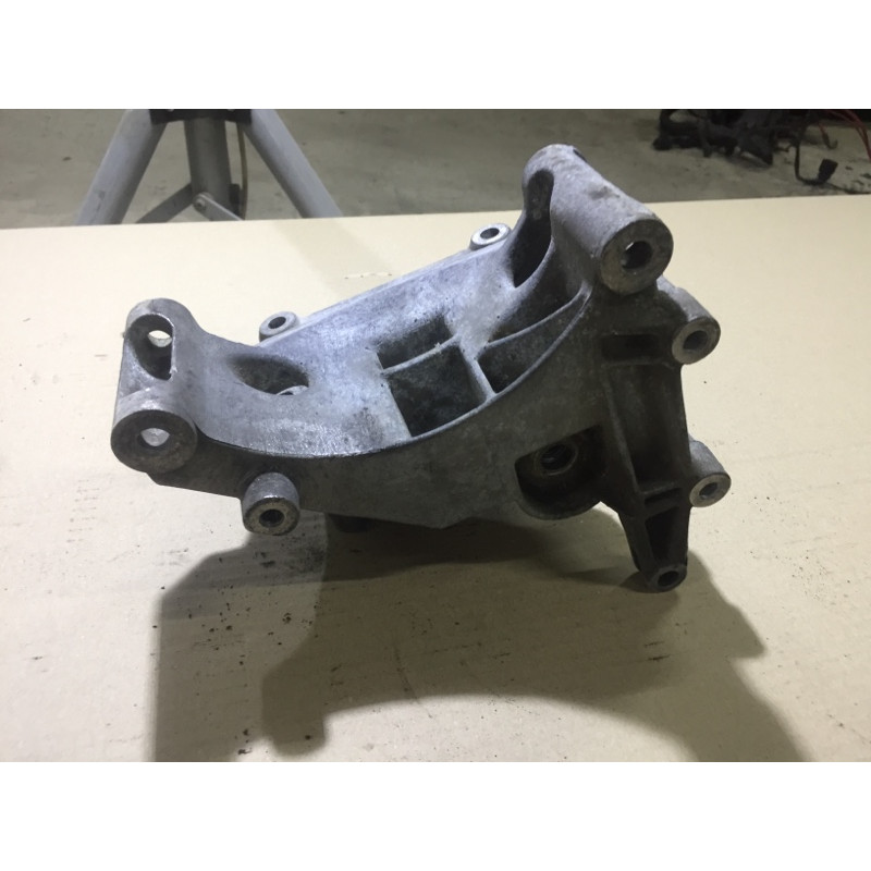 Кронштейн генератора (кронштейны двигателя) BMW 5-series E34 M43b18 12311739514