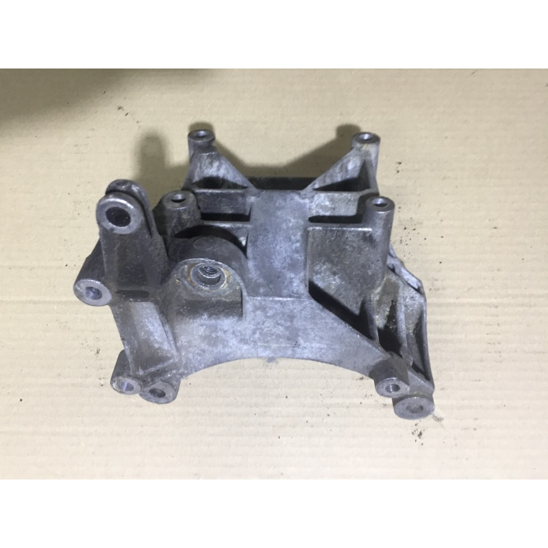 Кронштейн генератора (кронштейны двигателя) BMW 5-series E34 M43b18 12311739514