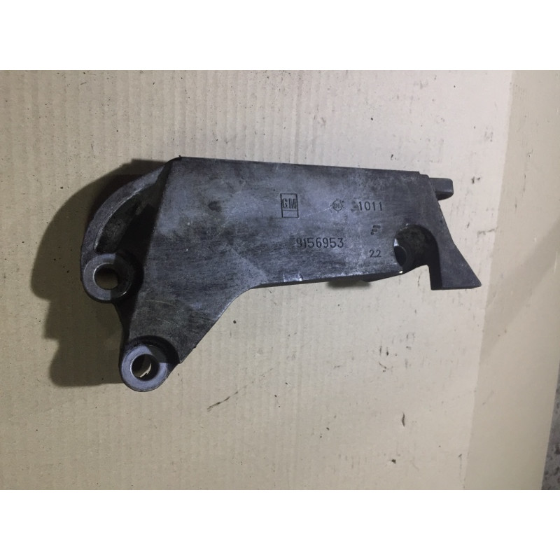 Кронштейн подушки двигателя (кронштейны двигателя) Opel SIGNUM 1 2006 2.2 YH 9156953