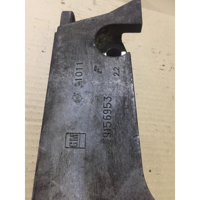 Кронштейн подушки двигателя (кронштейны двигателя) Opel SIGNUM 1 2006 2.2 YH 9156953