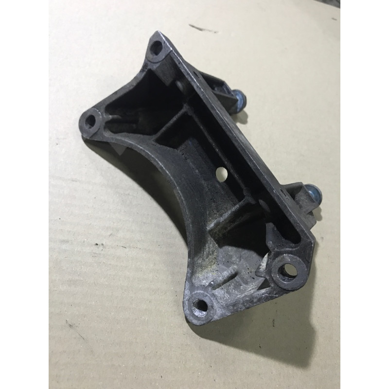 Кронштейн (двигатель и элементы) Mercedes-Benz E-class W211 2006 3.2 M112.946 A1402421340