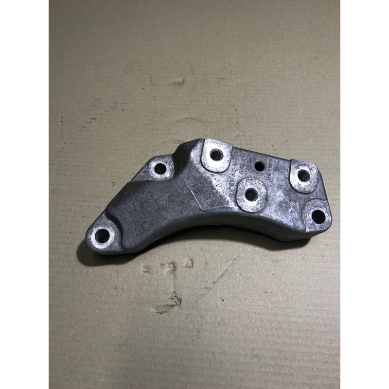 Кронштейн (двигатель и элементы) Volkswagen Passat B6 2008 2.0 BKP 1K0199117