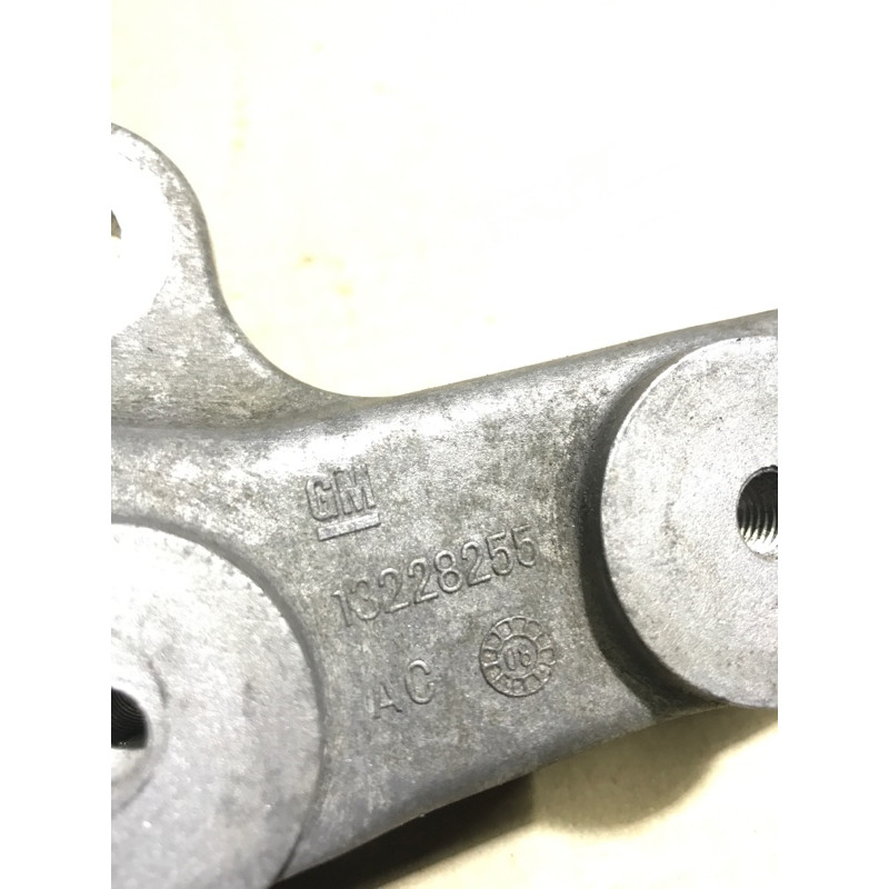 Кронштейн (двигатель и элементы) Opel Insignia A 2012 2.0 DTH 13228255