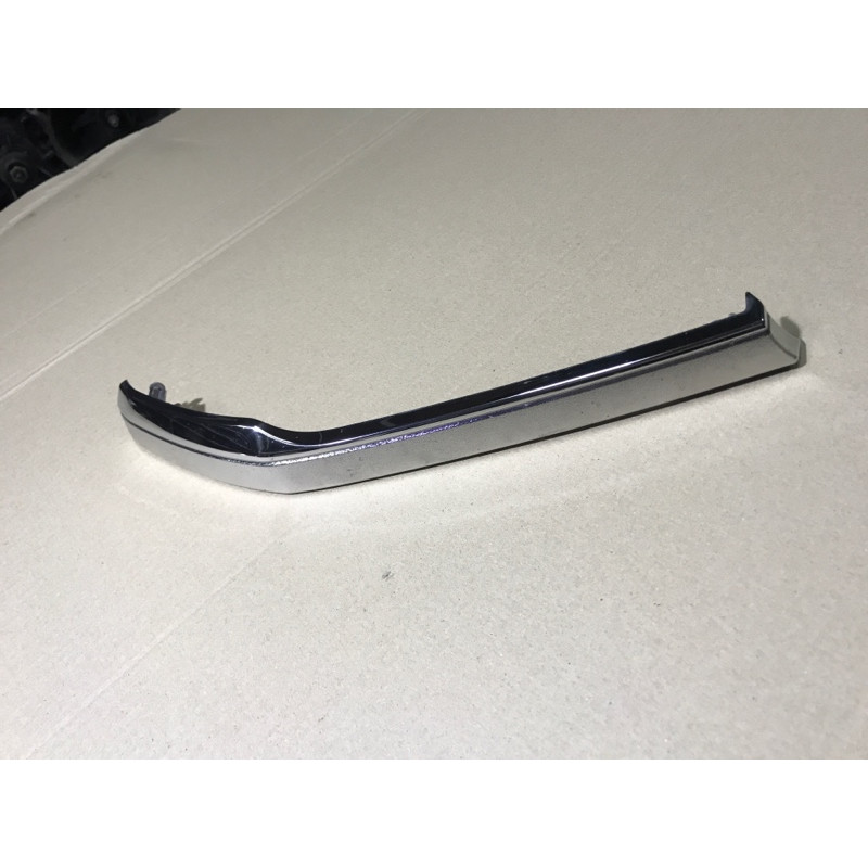 Молдинг решетки радиатора (кузов и элементы) Toyota Hilux GUN125 531230K060