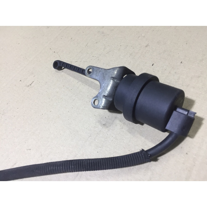 Клапан ЕГР (двигатель и элементы) Opel Insignia A 2009 2.0 DTH 4010992E