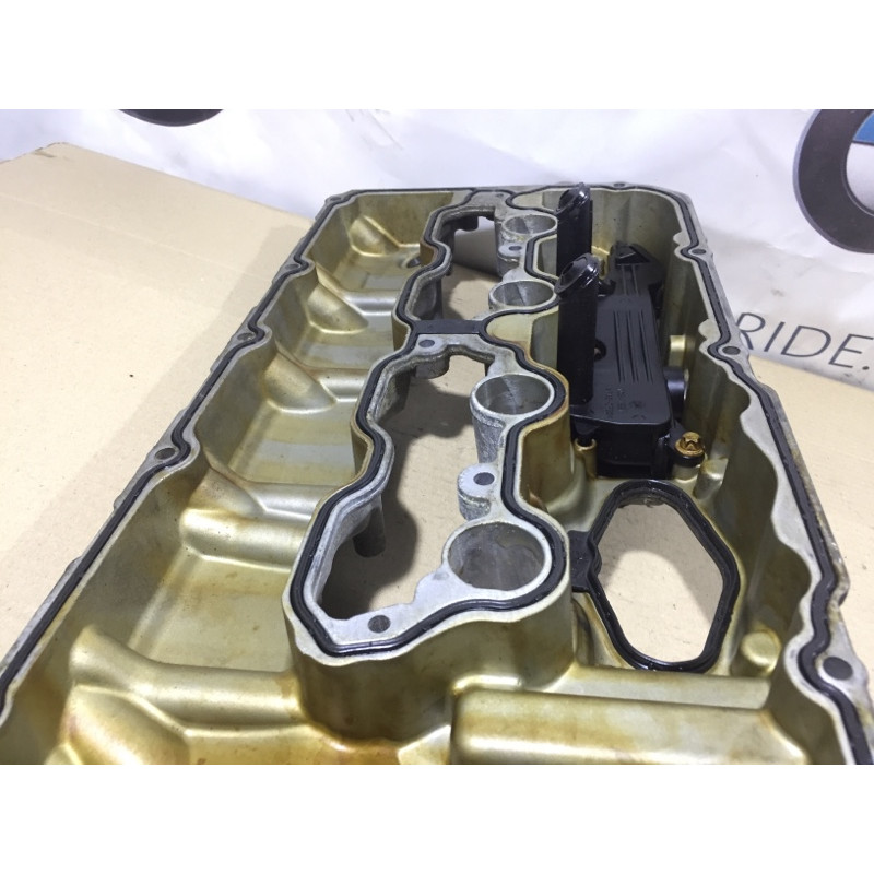 Крышка клапанов (двигатель и элементы) BMW 5-series F10 2013 N63B44 11127566286