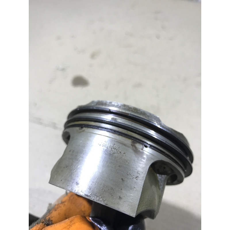 Поршень (двигун та елементи) BMW 5-series F10 2013 N63B44 11257613626