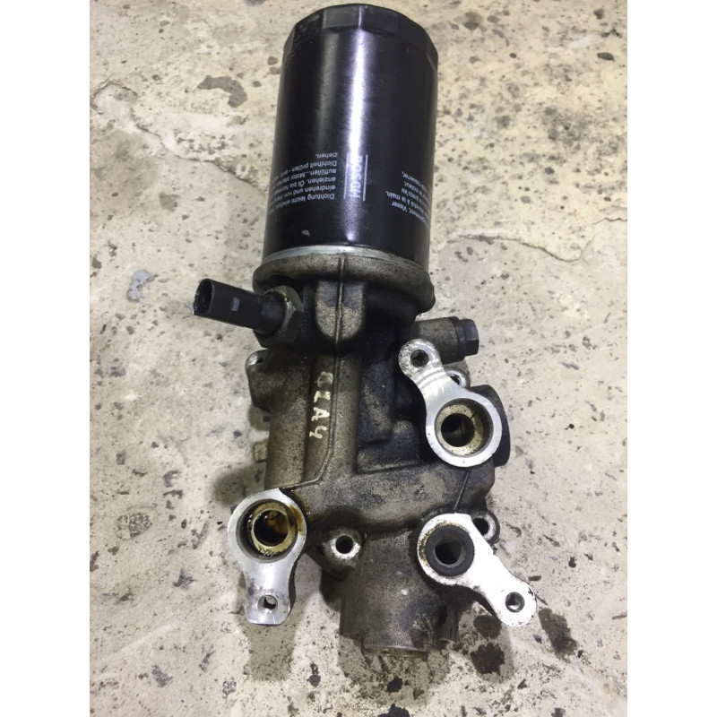 Корпус масляного фильтра (двигатель и элементы) AUDI A4 B6 2.4BDV 06B115417F