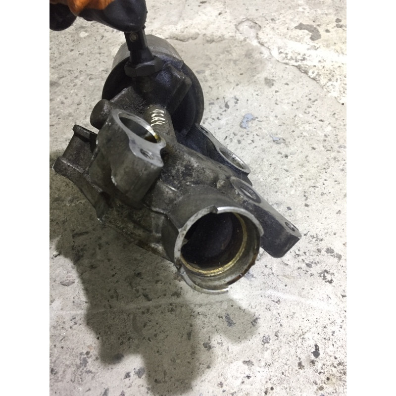 Корпус масляного фильтра (двигатель и элементы) AUDI A4 B6 2.4BDV 06B115417F