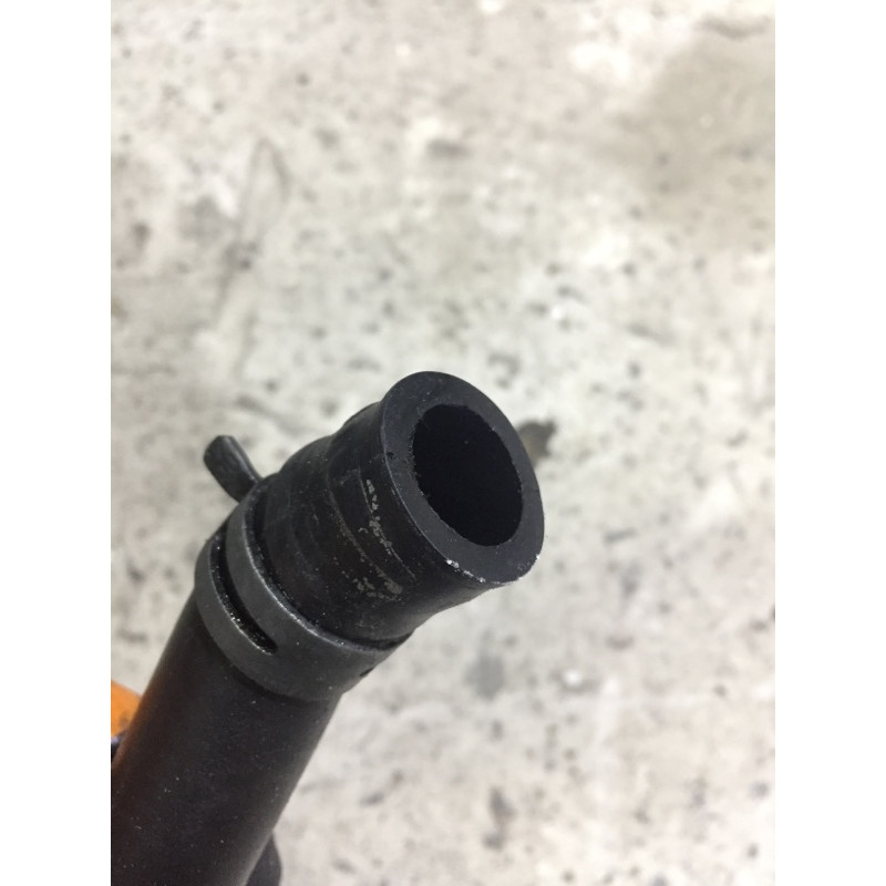 Патрубок (система охлаждения) AUDI A6 C5 2001 2.5 AKE 059103221D