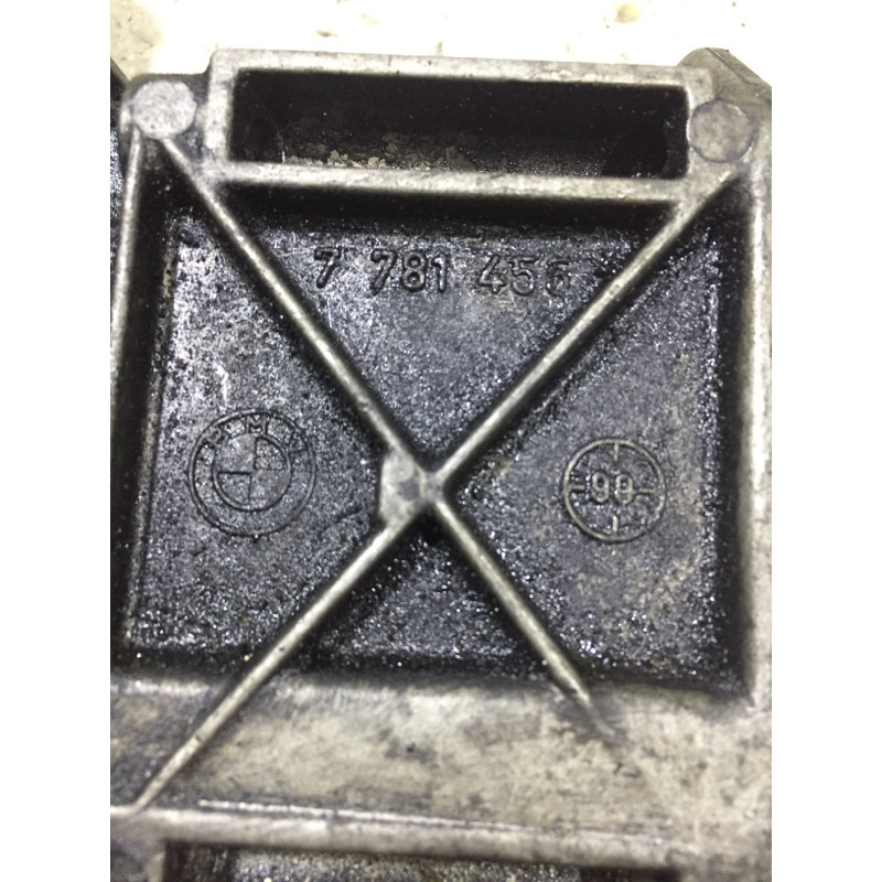 Корпус масляного фильтра (двигатель и элементы) BMW 5-series E39 7781455