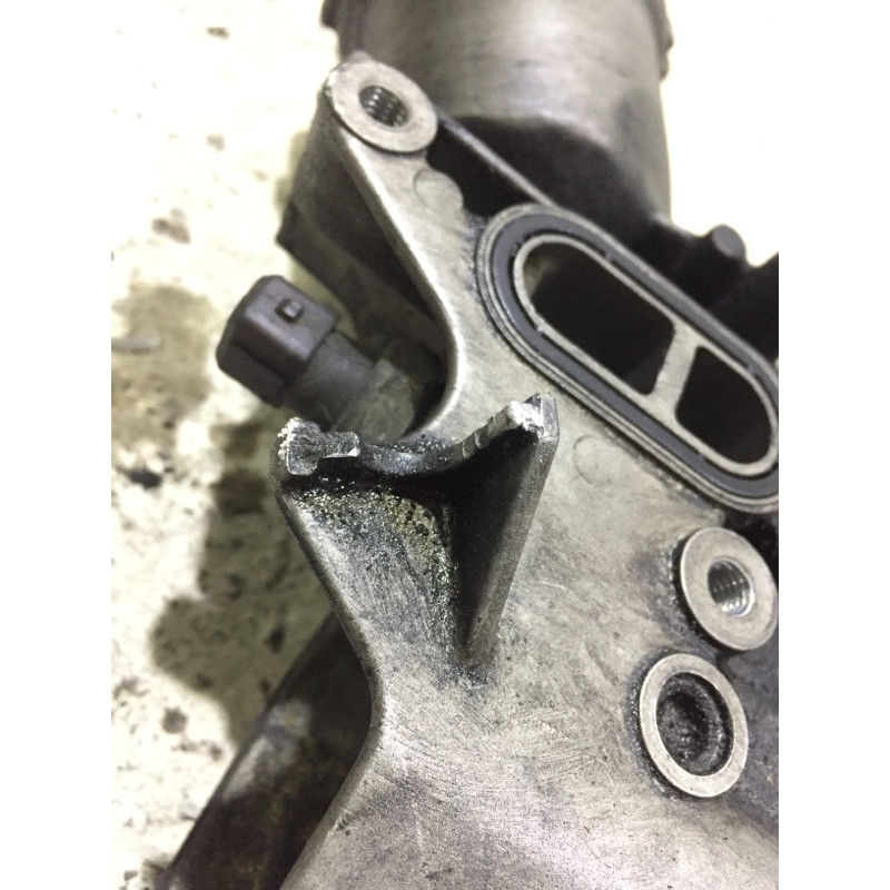 Корпус масляного фильтра (двигатель и элементы) BMW 5-series E39 7781455