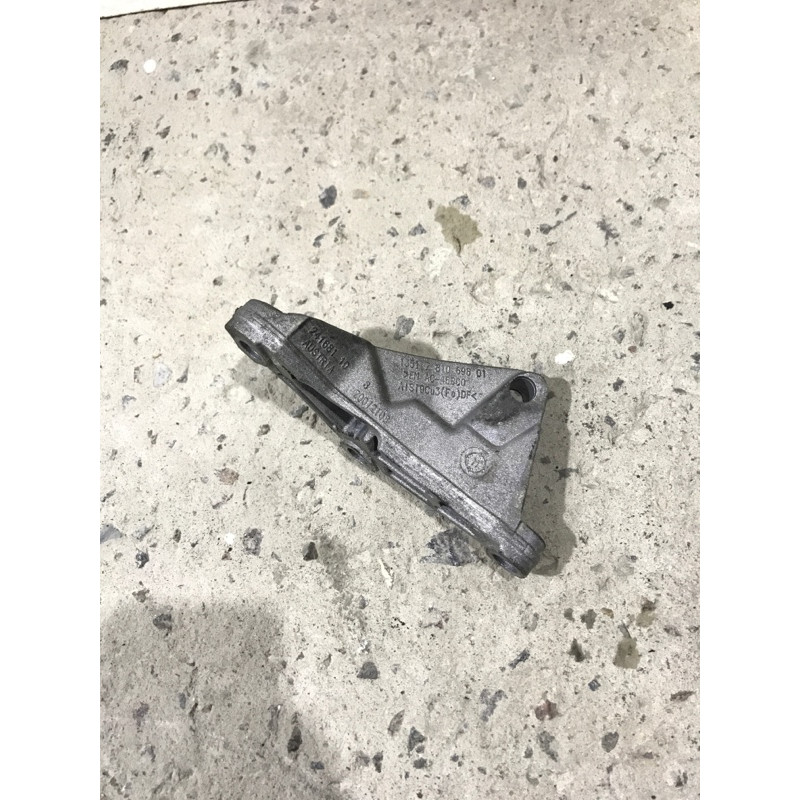 Кронштейн (двигатель и элементы) BMW 3-series F30 2013 N47D20 13517810698