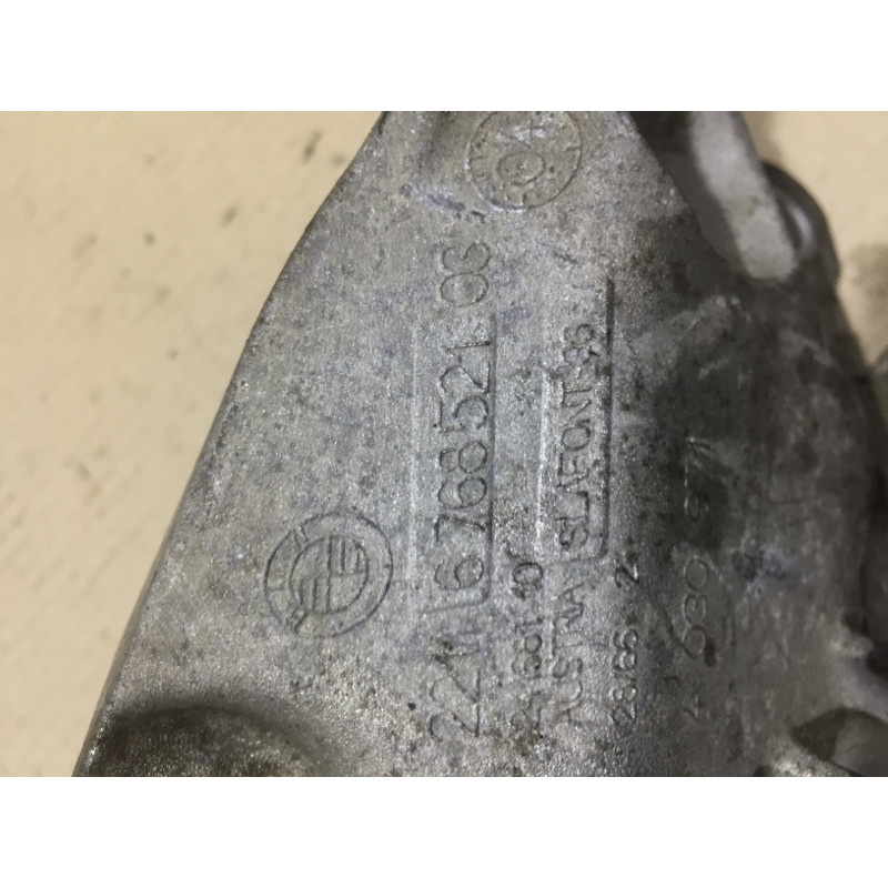 Кронштейн подушки двигателя (кронштейны двигателя) BMW 5-series E60 2005 N52B25 22116768521