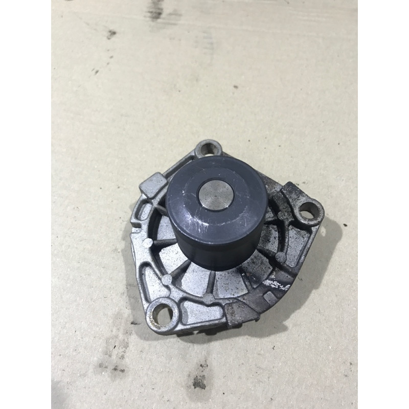 Помпа (система охлаждения) Opel Vectra C 2008 1.9 D 1334284