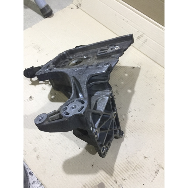 Кронштейн (двигатель и элементы) Opel Vectra C 2008 1.9 D 55196092