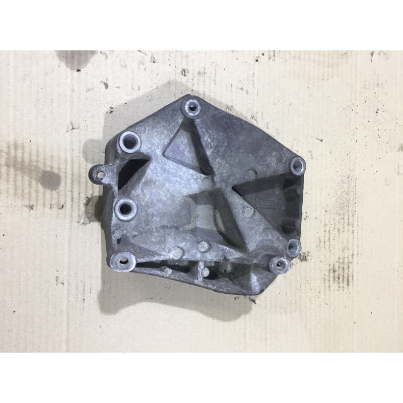 Кронштейн (двигатель и элементы) Opel Vectra C 2008 1.9 D 55210423