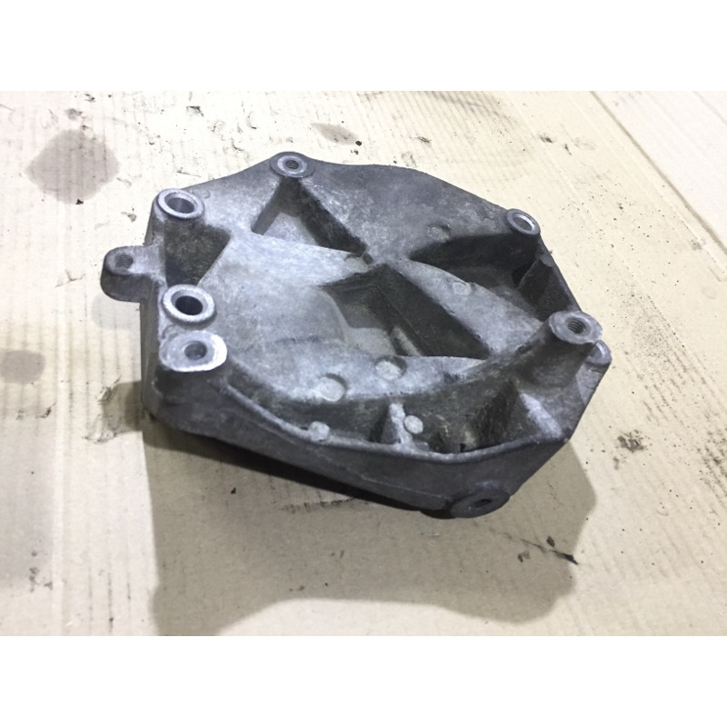 Кронштейн (двигатель и элементы) Opel Vectra C 2008 1.9 D 55210423