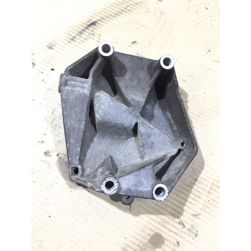 Кронштейн (двигатель и элементы) Opel Vectra C 2008 1.9 D 55210423