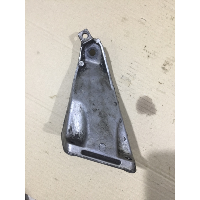 Кронштейн подушки двигателя (кронштейны двигателя) BMW 5-series E34 11811133362