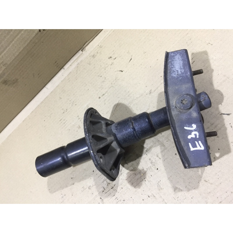 Кронштейн усилителя бампера (стекла и зеркала) BMW 3-series E36 51118119258