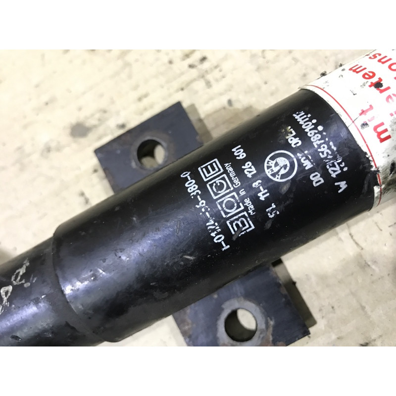 Кронштейн усилителя бампера (стекла и зеркала) BMW 5-series E34 51118126601