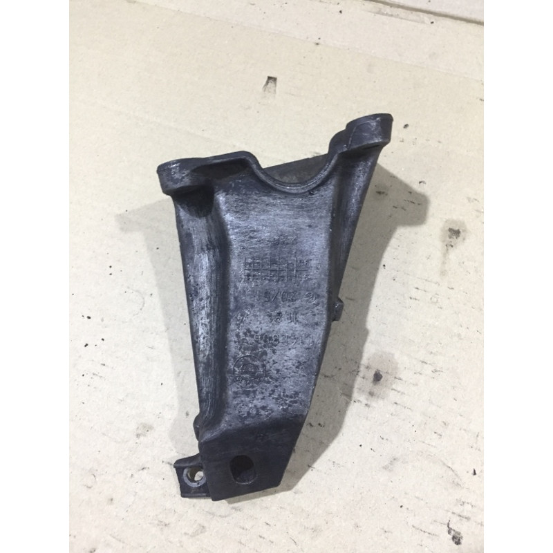 Кронштейн подушки двигателя (кронштейны двигателя) BMW 5-series E34 11811141866