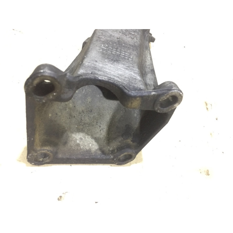 Кронштейн подушки двигателя (кронштейны двигателя) BMW 5-series E34 11811141866