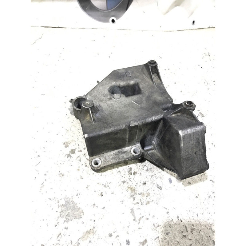 Кронштейн (двигатель и элементы) BMW 5-series E39 64551740725