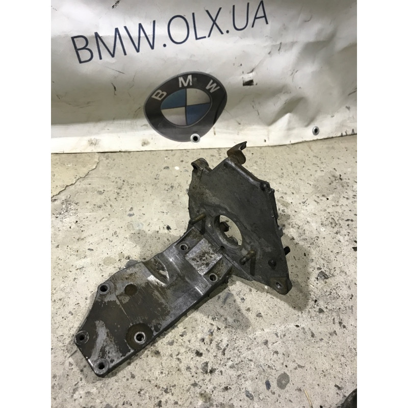 Кронштейн ТНВД (кронштейны двигателя) BMW 3-series E30 M21d24 2241066