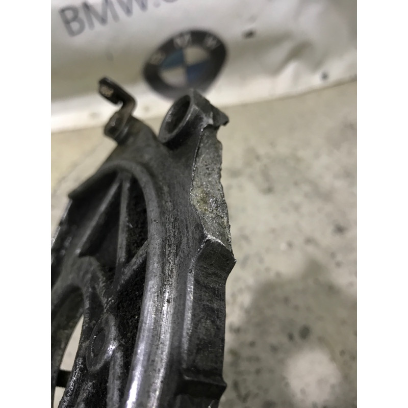 Кронштейн ТНВД (кронштейны двигателя) BMW 3-series E30 M21d24 2241066