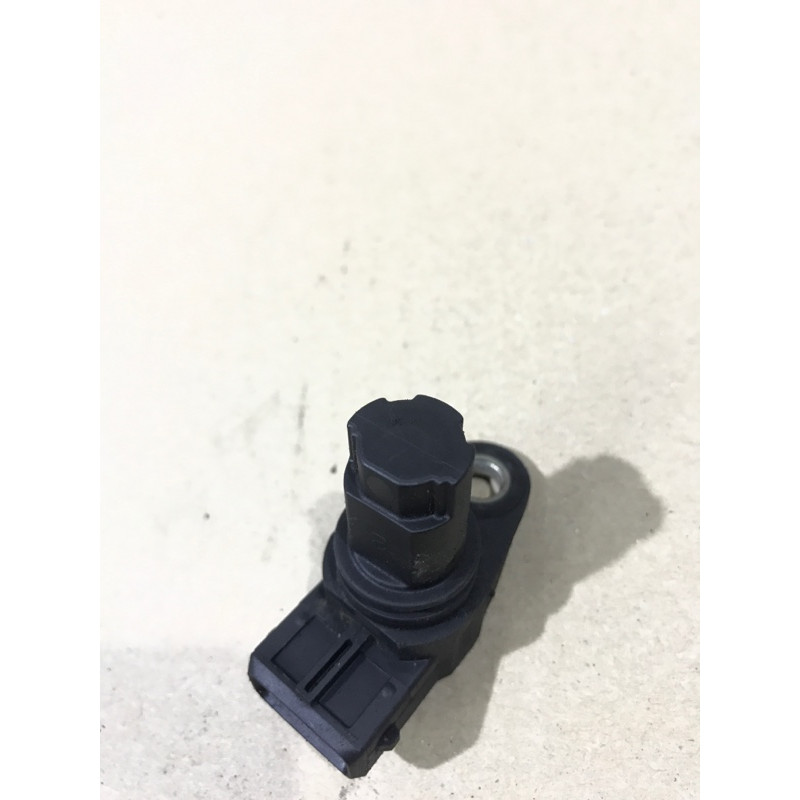 Датчик положения распредвала (электрика двигателя) Opel Vivaro 1 2007 1.9 D 8200370572